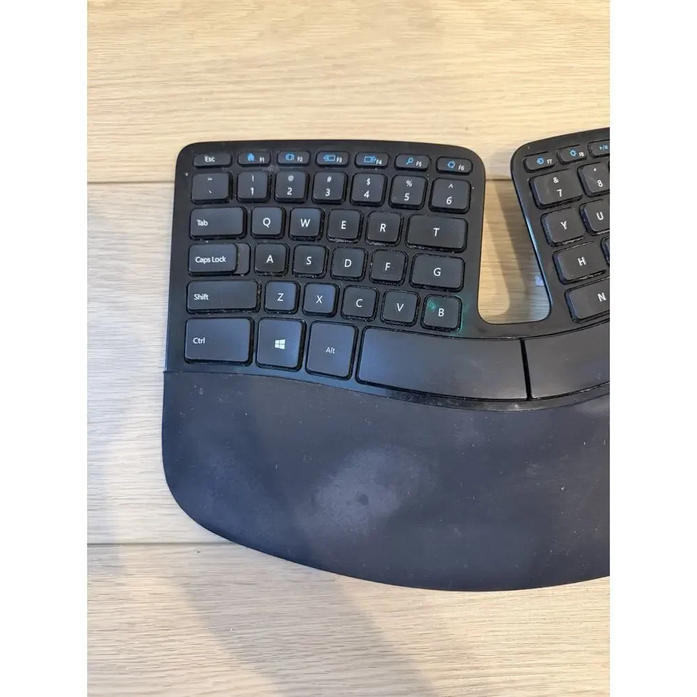 Microsoft Sculpt Ergonomic Wireless Keyboard NO DONGLE - untested -